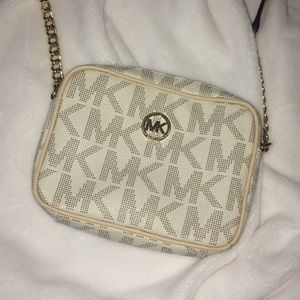 Michael kors crossbody